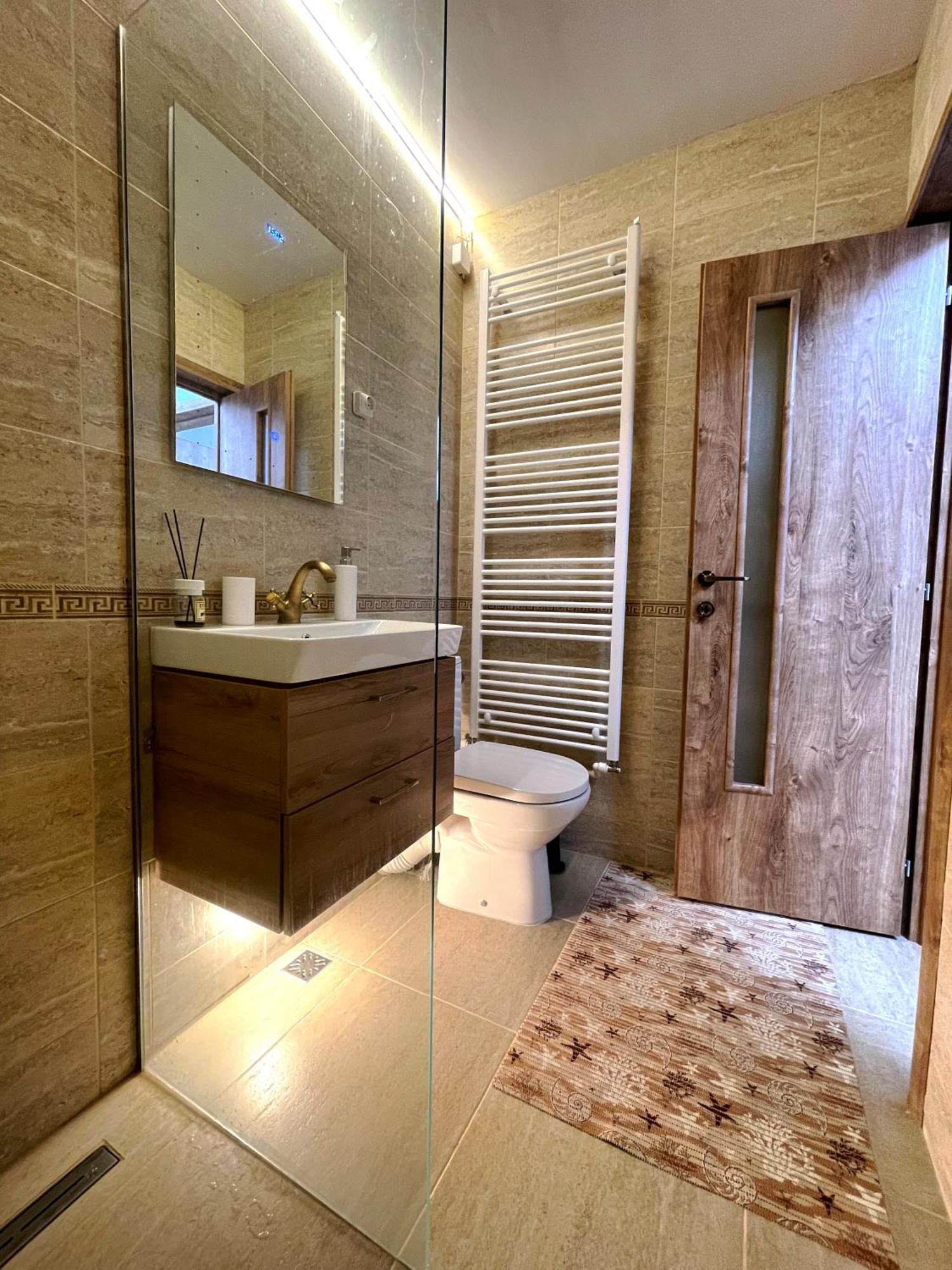 Central Residence Târgu Jiu Dış mekan fotoğraf